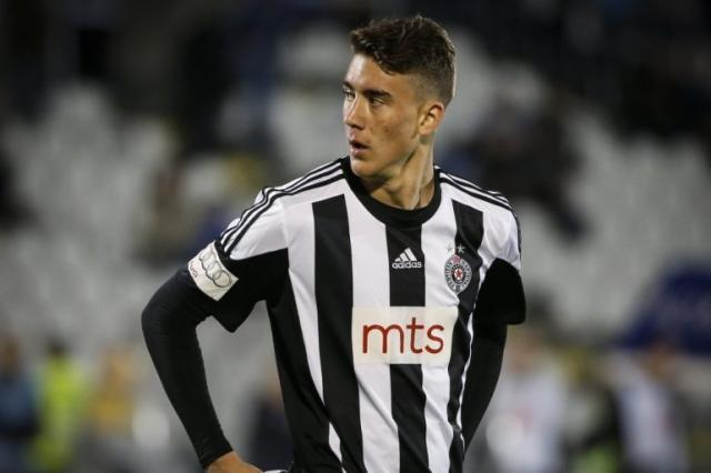 她通过实例 她通过实例